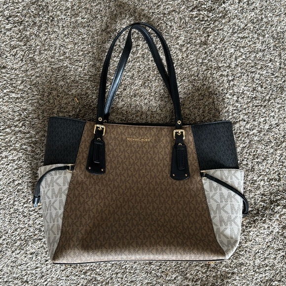 Michael Kors Voyager East West Crossgrain Leather Tote Signature Shoulder Bag - Picture 1 of 9